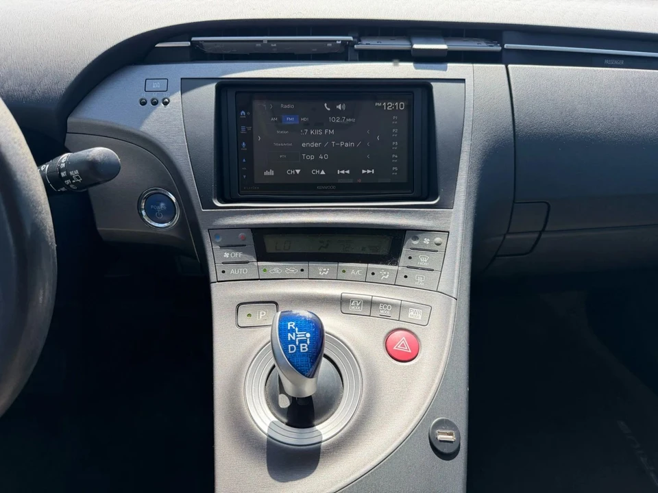 2015 Toyota Prius 3rd Gen - Image 15 of 19