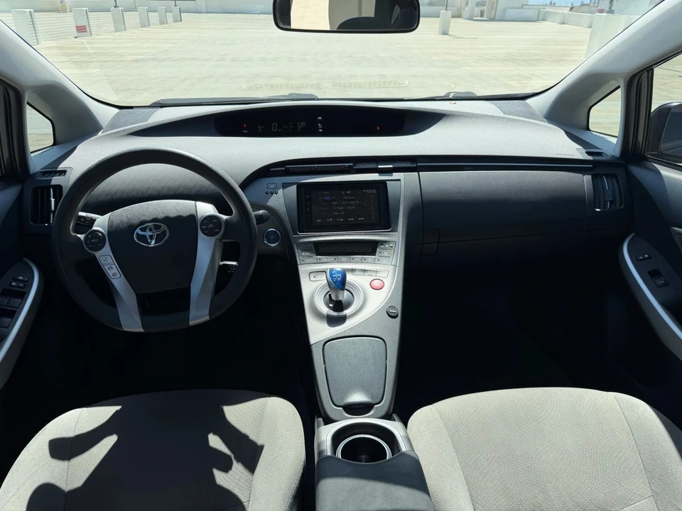 2015 Toyota Prius 3rd Gen - Image 13 of 20