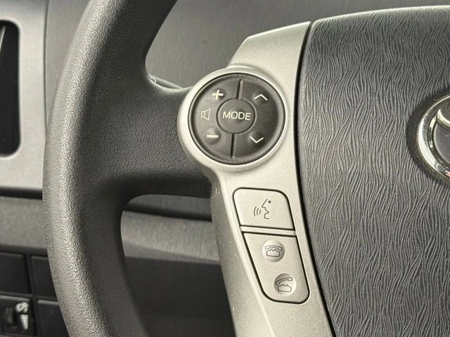 2015 Toyota Prius 3rd Gen - Image 19 of 21