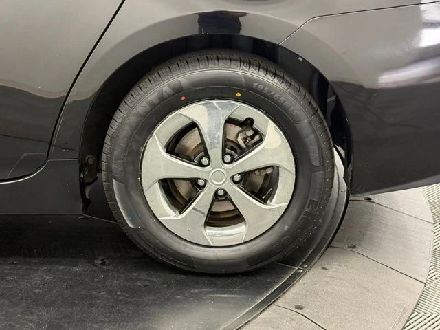 2015 Toyota Prius 3rd Gen - Image 12 of 21