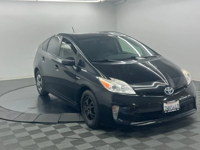2015 Toyota Prius 3rd Gen - Image 3 of 10
