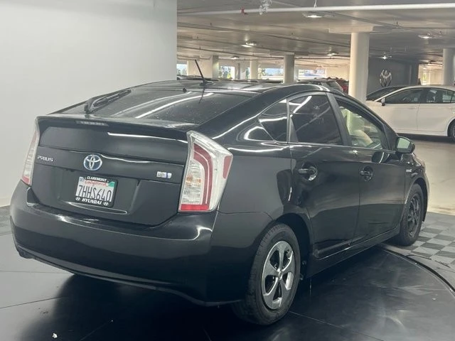 2015 Toyota Prius 3rd Gen - Image 8 of 10