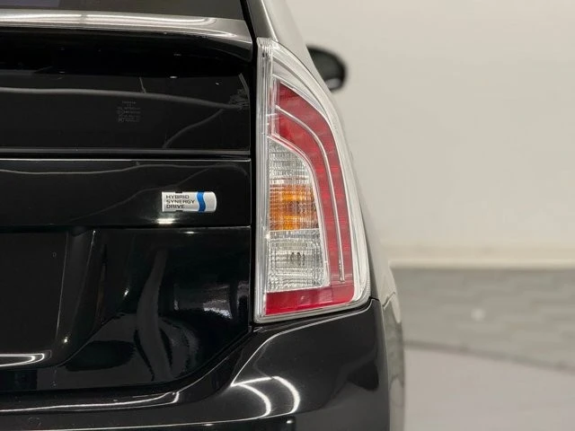 2015 Toyota Prius 3rd Gen - Image 7 of 21
