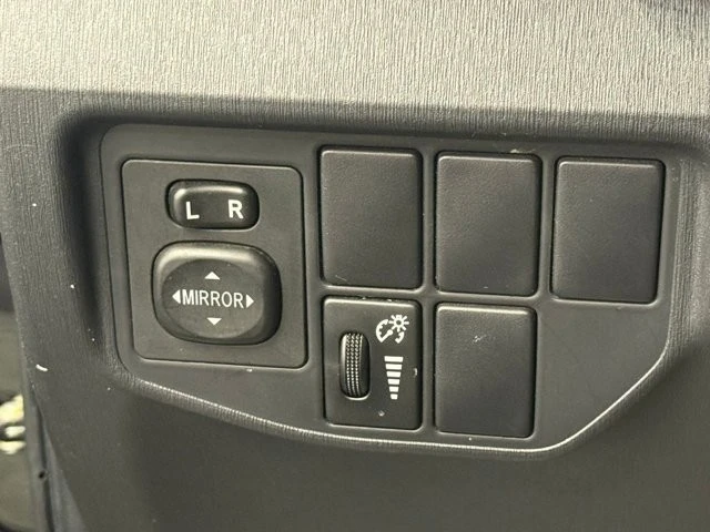 2015 Toyota Prius 3rd Gen - Image 21 of 21