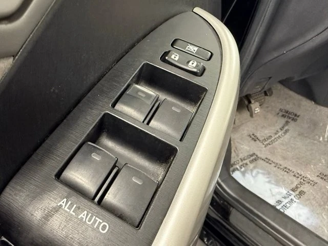 2015 Toyota Prius 3rd Gen - Image 14 of 21