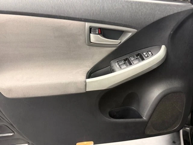 2015 Toyota Prius 3rd Gen - Image 13 of 21