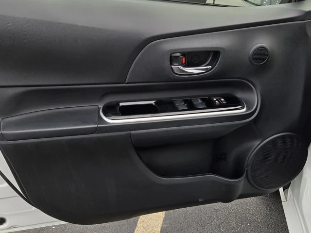 2015 Toyota Prius 3rd Gen - Image 8 of 12