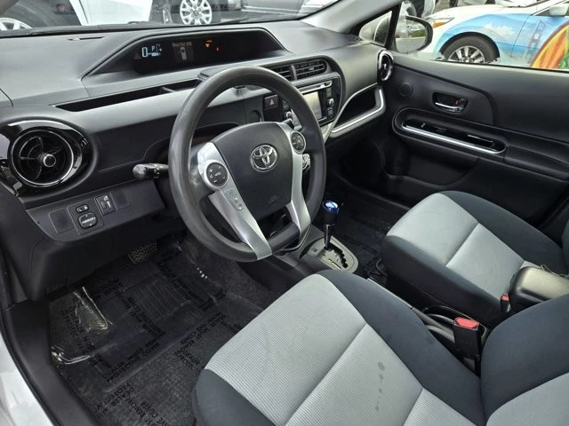 2015 Toyota Prius 3rd Gen - Image 7 of 12