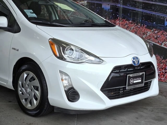 2015 Toyota Prius 3rd Gen - Image 2 of 12
