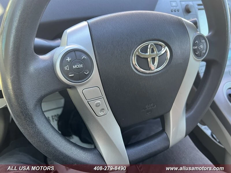 2015 Toyota Prius 3rd Gen - Image 16 of 21