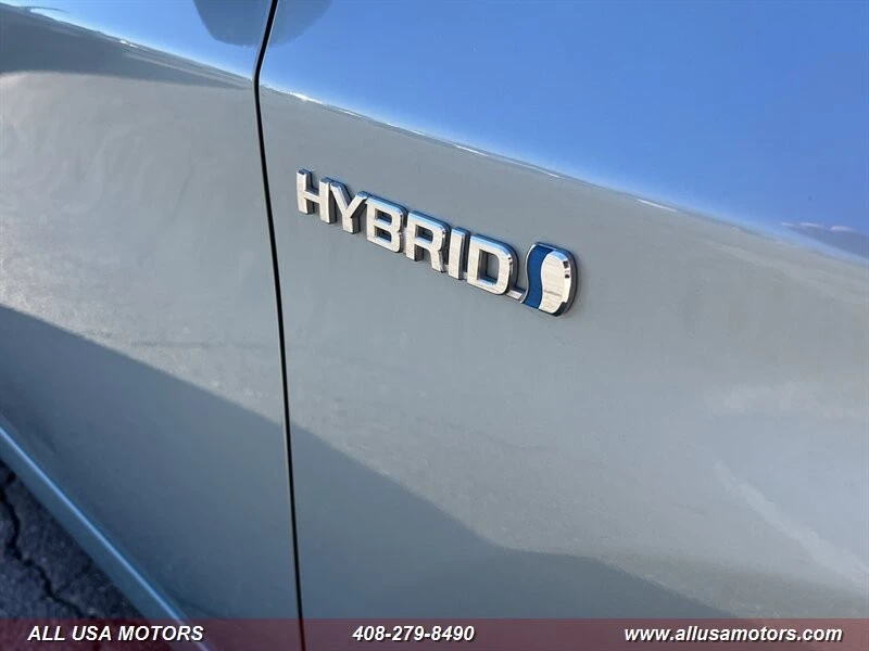 2015 Toyota Prius 3rd Gen - Image 12 of 21