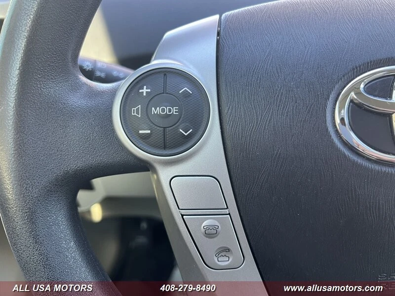2015 Toyota Prius 3rd Gen - Image 17 of 21