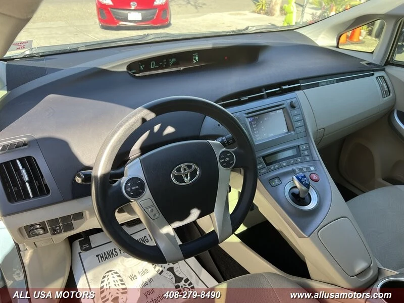 2015 Toyota Prius 3rd Gen - Image 14 of 21