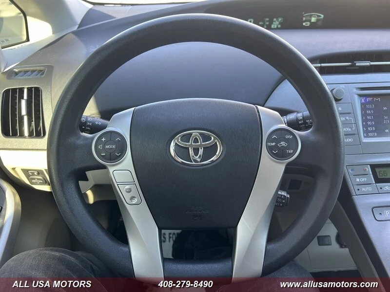 2015 Toyota Prius 3rd Gen - Image 15 of 21