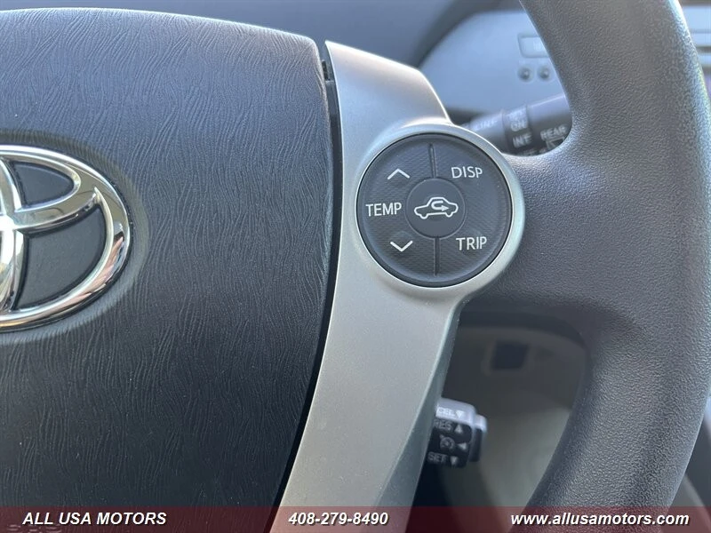 2015 Toyota Prius 3rd Gen - Image 19 of 21