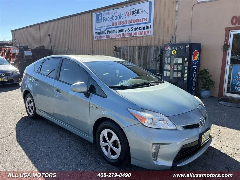 2015 Toyota Prius 3rd Gen - Image 2 of 21
