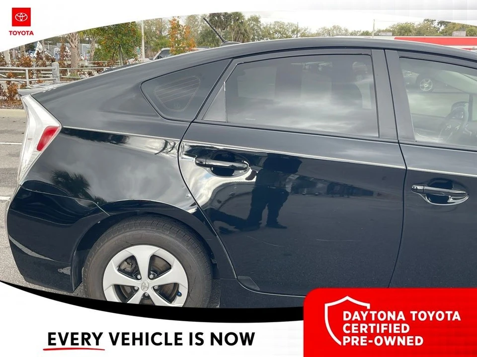 2015 Toyota Prius 3rd Gen - Image 3 of 10