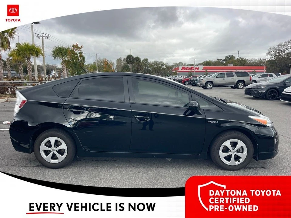 2015 Toyota Prius 3rd Gen - Image 2 of 10