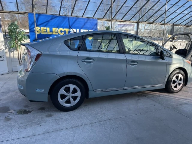 2015 Toyota Prius 3rd Gen - Image 4 of 21