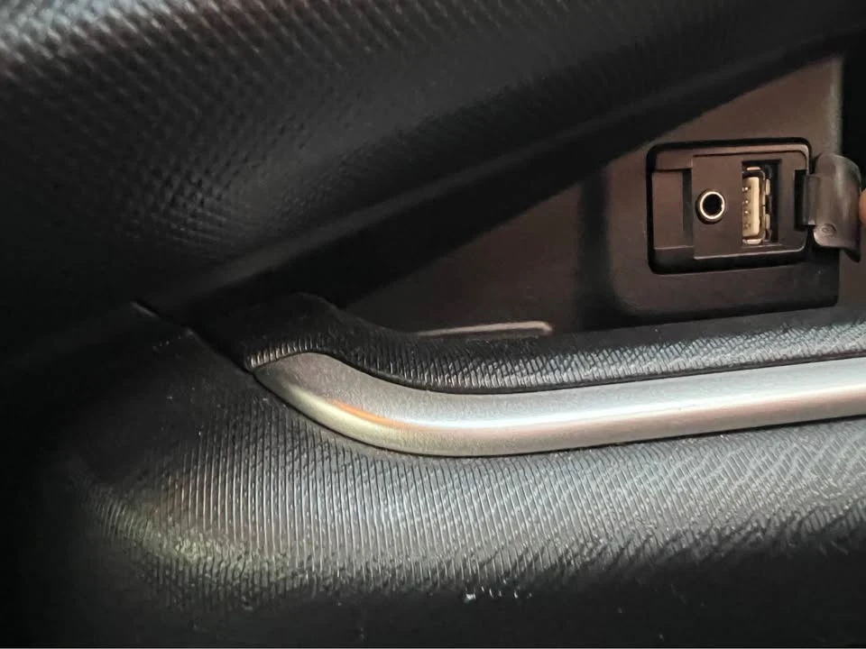 2015 Toyota Prius - Image 12 of 15