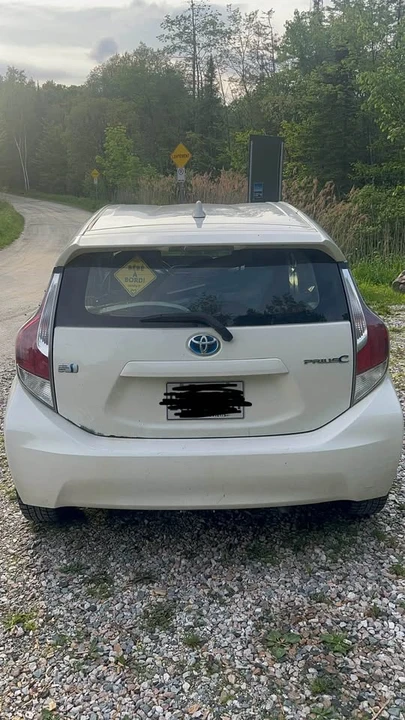 2015 Toyota Prius - Image 3 of 15