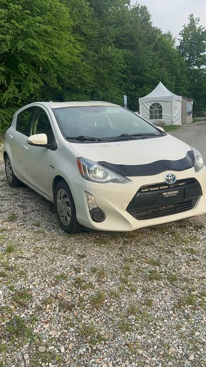 2015 Toyota Prius - Image 2 of 15