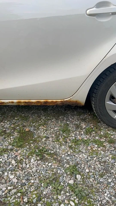 2015 Toyota Prius - Image 7 of 15