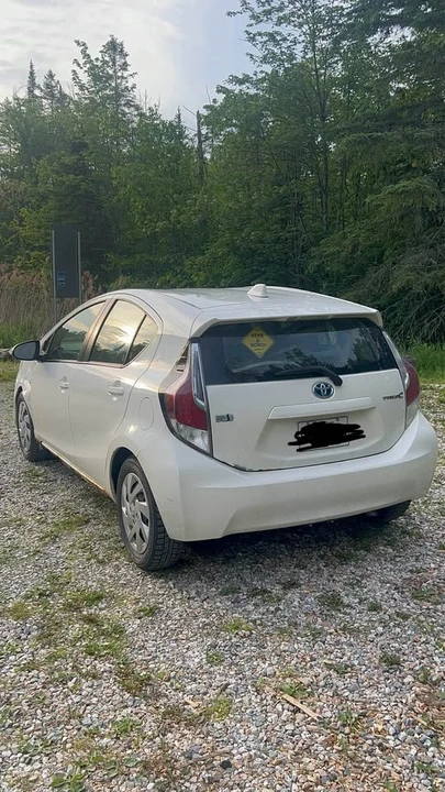 2015 Toyota Prius - Image 4 of 15
