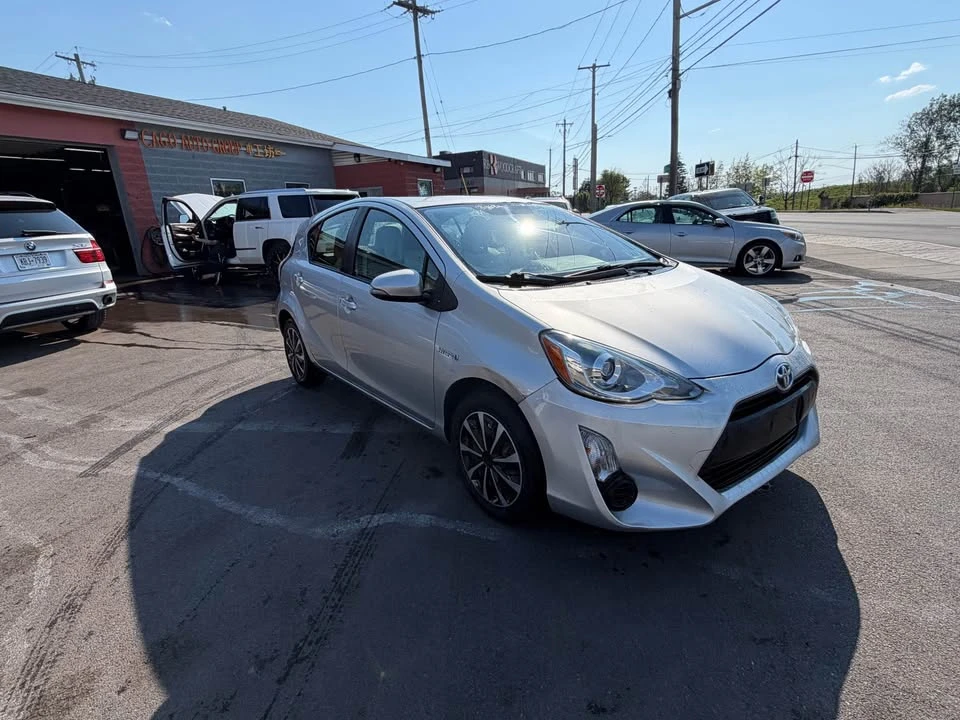 2015 Toyota Prius - Image 2 of 11
