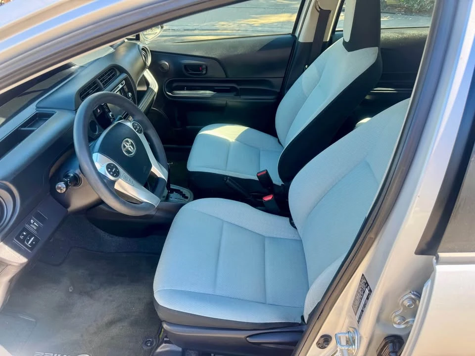 2015 Toyota Prius - Image 14 of 14