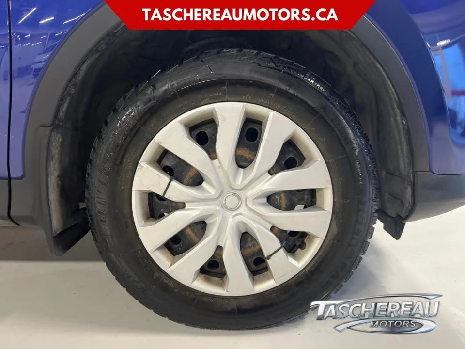2015 Toyota RAV4 - Image 9 of 19