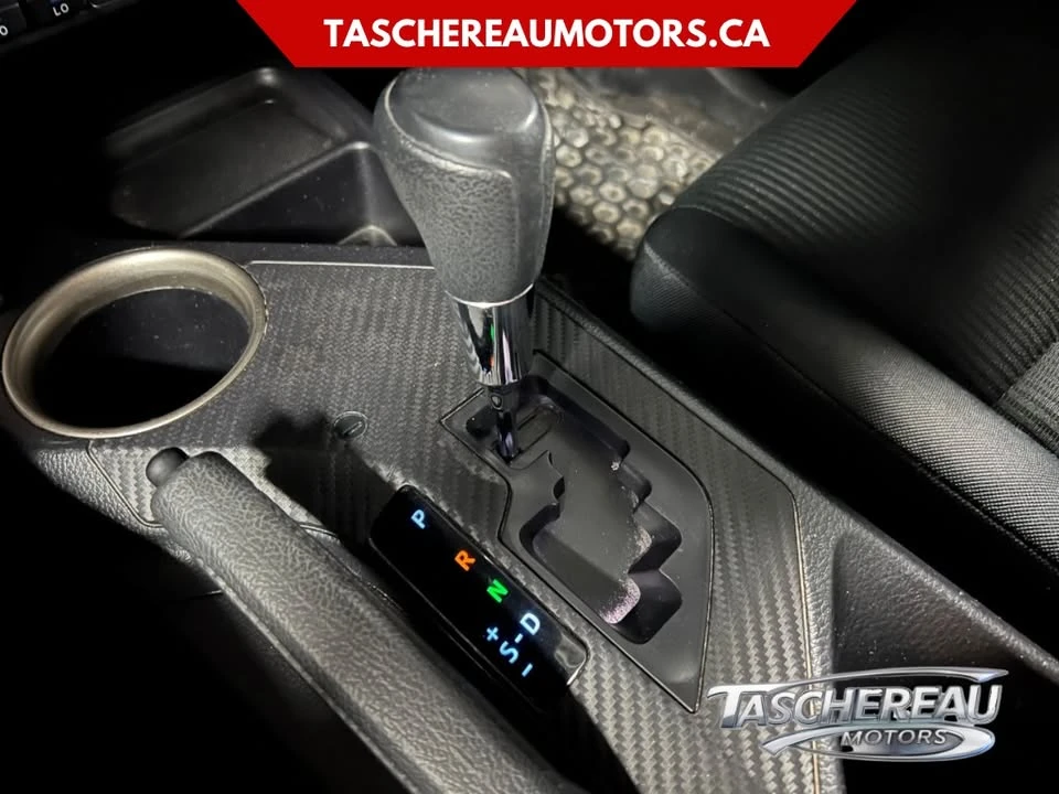 2015 Toyota RAV4 - Image 16 of 19