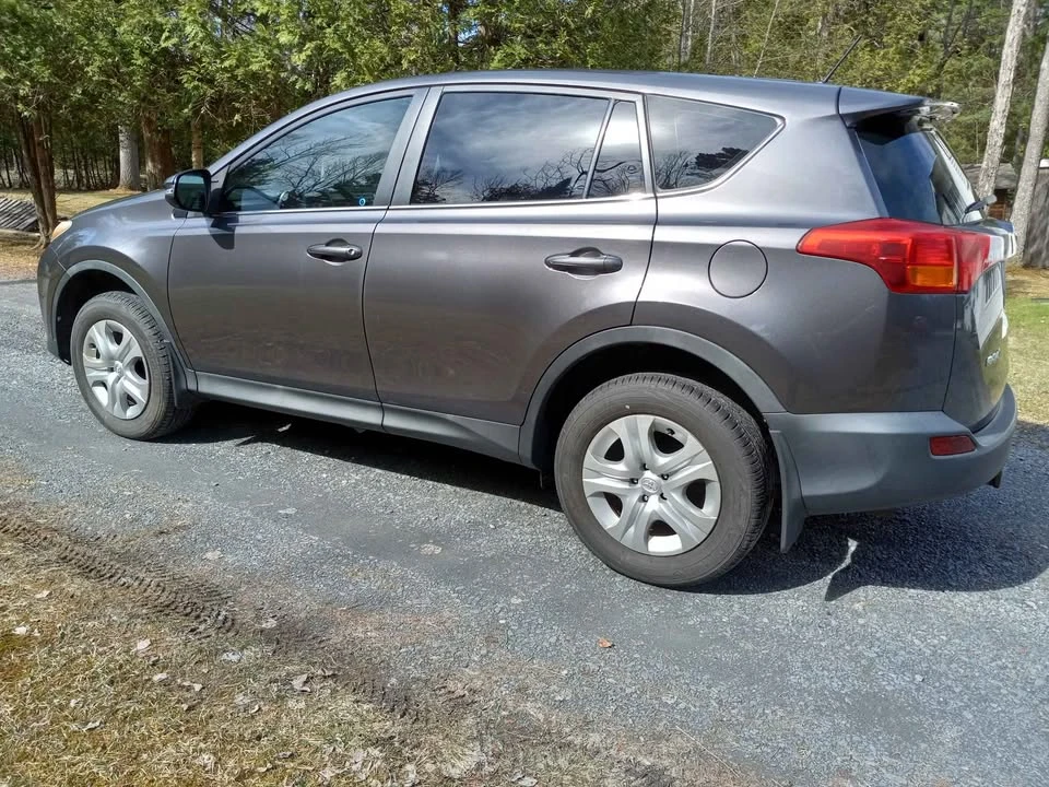 2015 Toyota RAV4 - Image 2 of 12