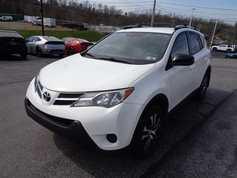 2015 Toyota RAV4 4th Gen - Image 7 of 13