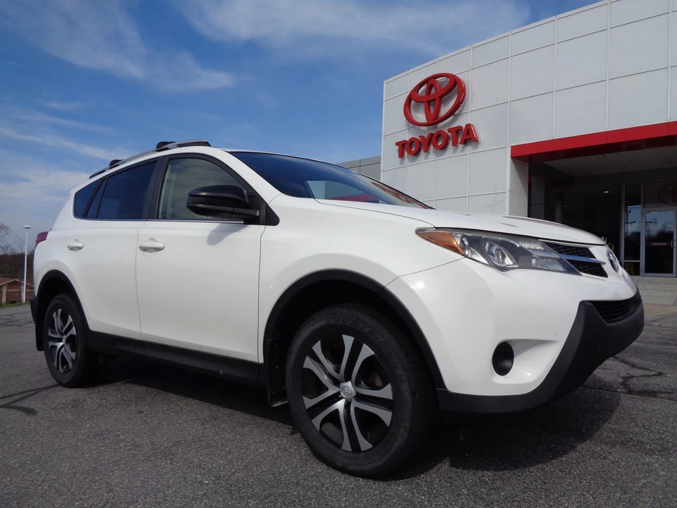 2015 Toyota RAV4 4th Gen - Image 2 of 13