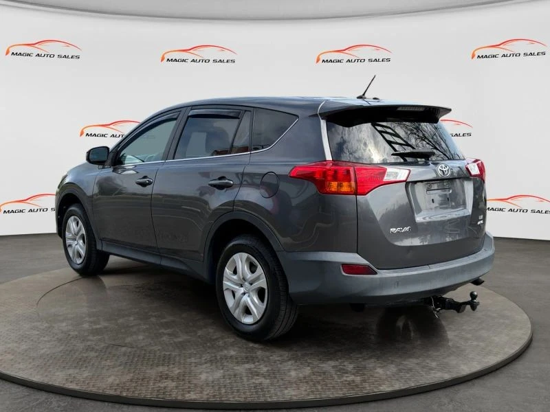 2015 Toyota RAV4 4th Gen - Image 8 of 12