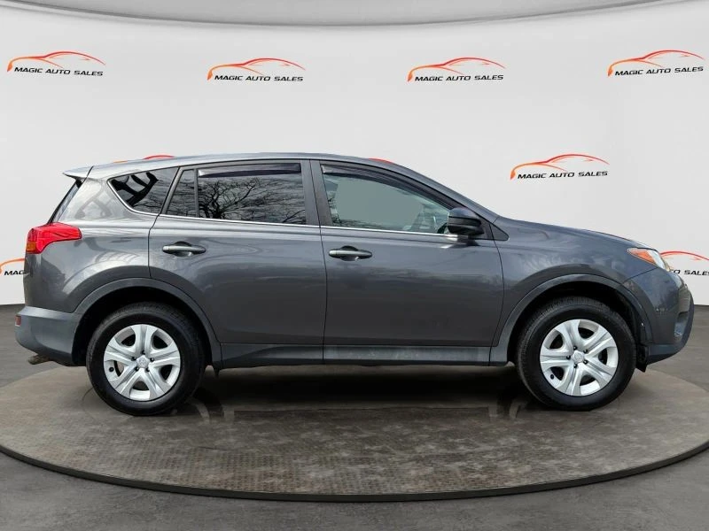 2015 Toyota RAV4 4th Gen - Image 6 of 12