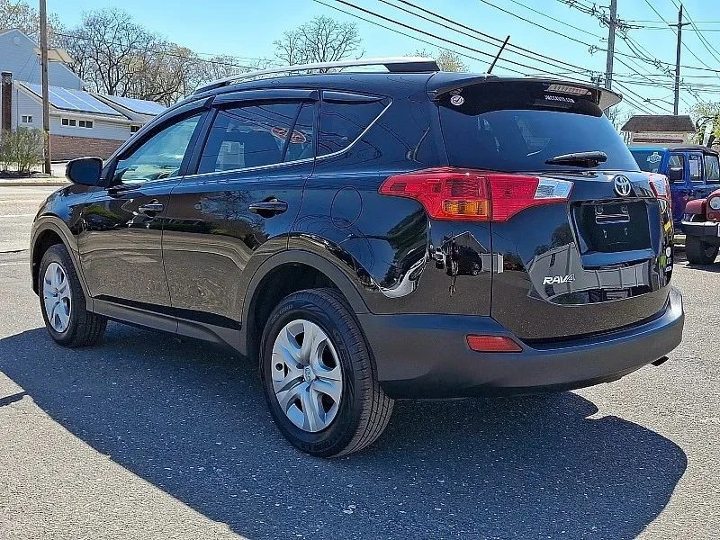2015 Toyota RAV4 4th Gen - Image 5 of 12