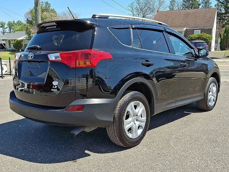 2015 Toyota RAV4 4th Gen - Image 7 of 12
