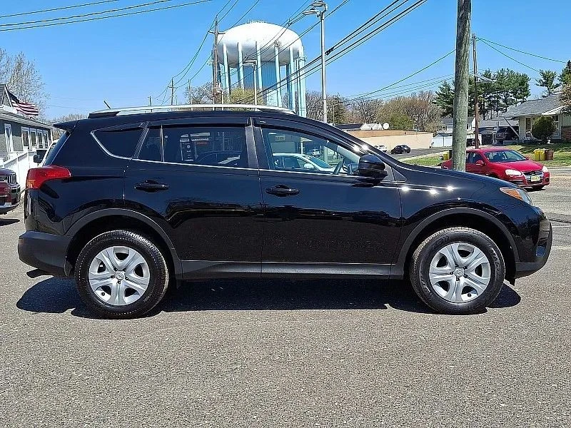 2015 Toyota RAV4 4th Gen - Image 8 of 12