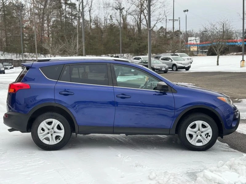 2015 Toyota RAV4 4th Gen - Image 6 of 12