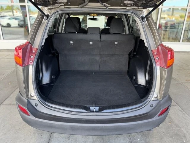 2015 Toyota RAV4 4th Gen - Image 14 of 21