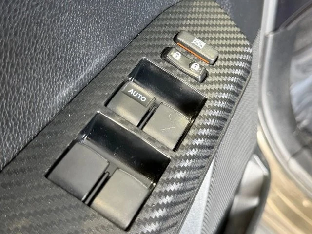 2015 Toyota RAV4 4th Gen - Image 18 of 21