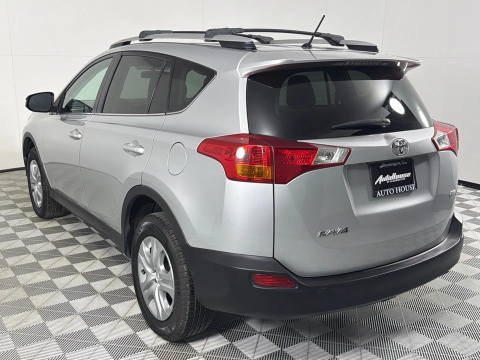 2015 Toyota RAV4 4th Gen - Image 7 of 21
