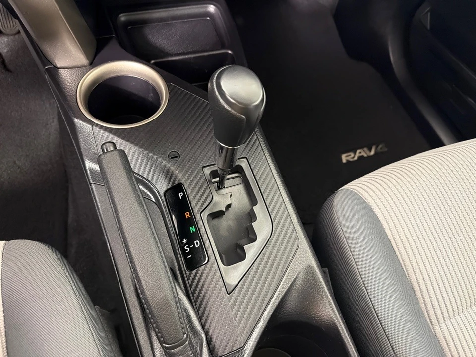 2015 Toyota RAV4 4th Gen - Image 17 of 21