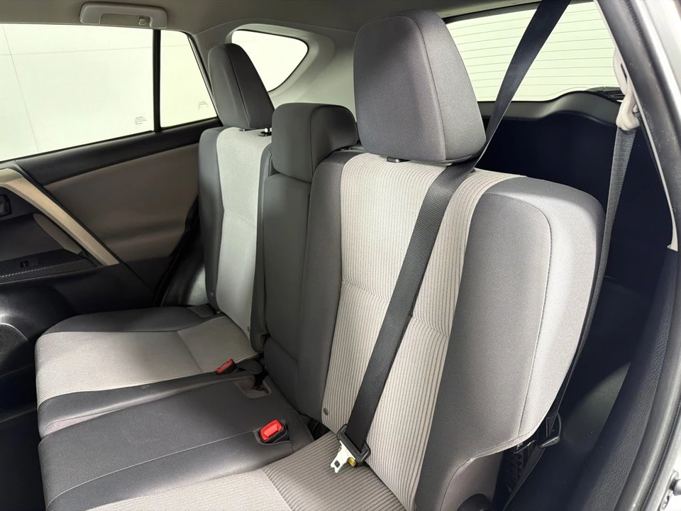 2015 Toyota RAV4 4th Gen - Image 19 of 21