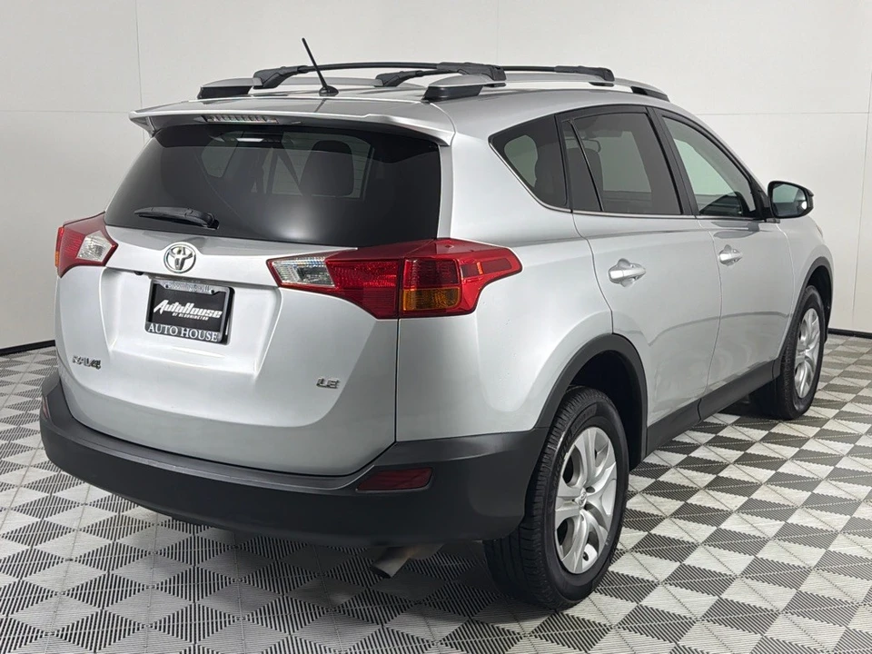 2015 Toyota RAV4 4th Gen - Image 5 of 21
