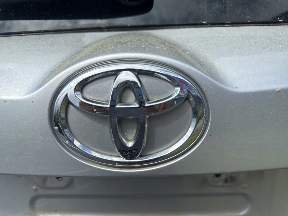 2015 Toyota RAV4 4th Gen - Image 11 of 30