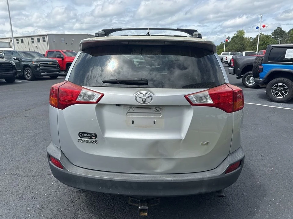 2015 Toyota RAV4 4th Gen - Image 6 of 30