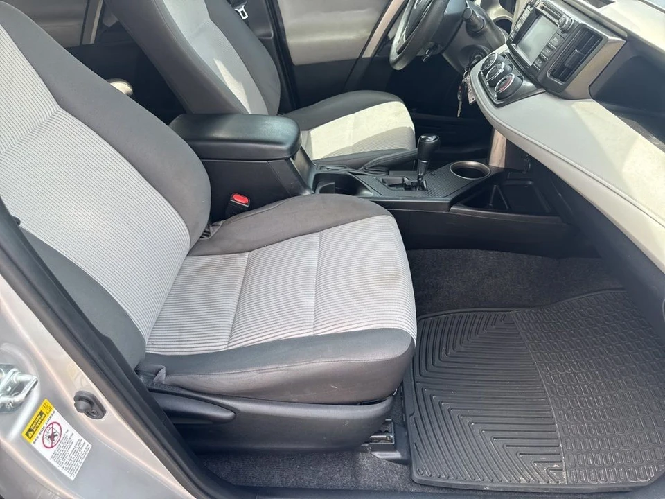 2015 Toyota RAV4 4th Gen - Image 21 of 30